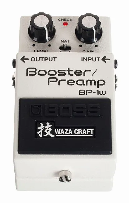 Boss BP-1W Booster/Preamp, footswitch z bliska