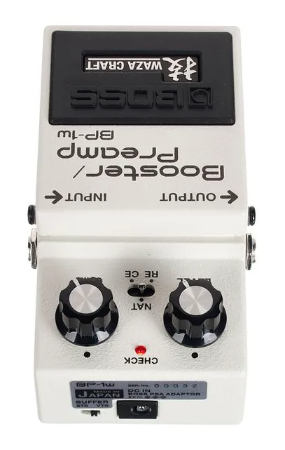 Boss BP-1W Booster/Preamp, złącza z tyłu urządzenia