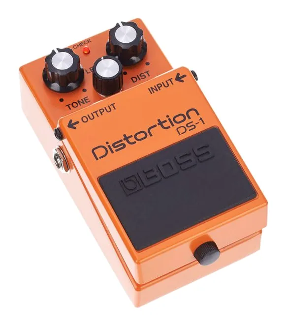 Boss DS-1 Distortion, złącza z tyłu urządzenia