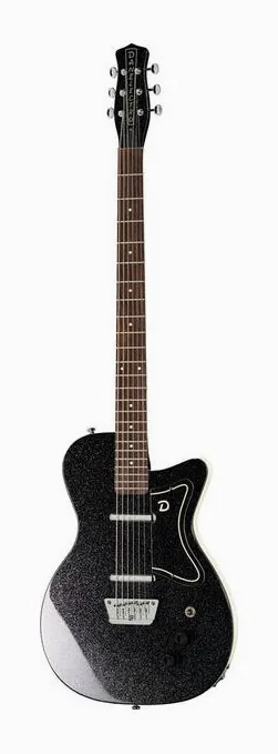 Danelectro 56 Baritone BMF 3+3 ujęta od przodu na neutralnym tle