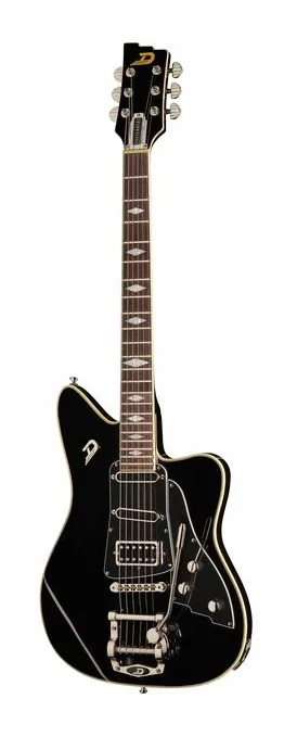 Duesenberg Paloma Black ujęta od przodu na neutralnym tle