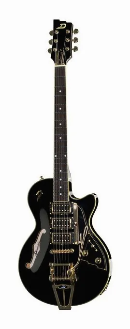 Duesenberg Starplayer TV Custom Black ujęta od przodu na neutralnym tle