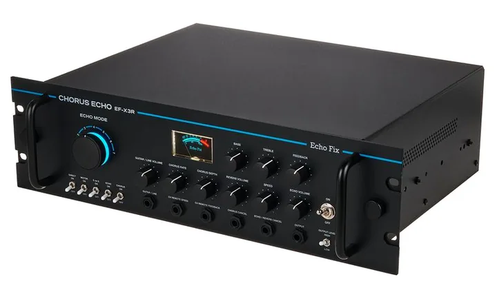 Echo Fix EF-X3R Chorus Echo Black ujęta od przodu na neutralnym tle