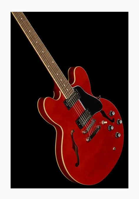 Epiphone 1962 ES-335 Reissue Sixties Ch ujęta od przodu na neutralnym tle