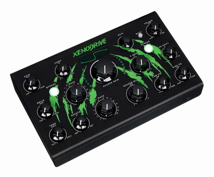 Erica Synths Xenodrive, footswitch z bliska