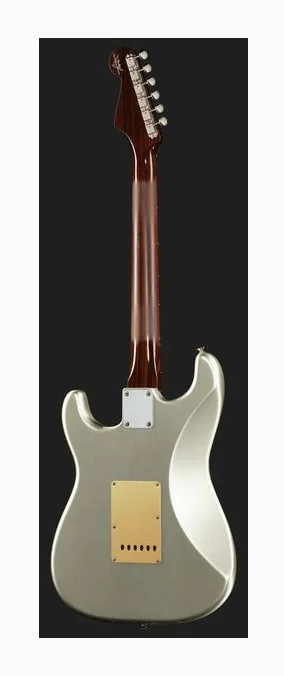 Fender 57 Strat DLX CC AIS, przetworniki i gałki regulacji