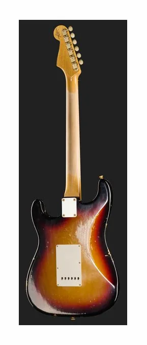 Fender 65 Strat CAR Relic widziana od przodu