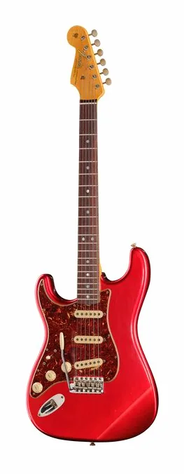 Fender 65 Strat CAR JM Relic LH ujęta od przodu na neutralnym tle