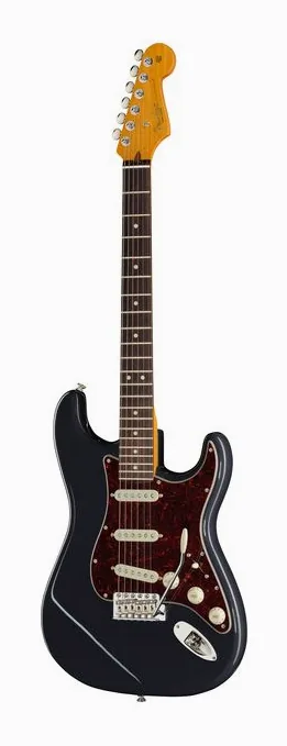 Fender Am Pro Clsc Strat RW FBLK ujęta od przodu na neutralnym tle