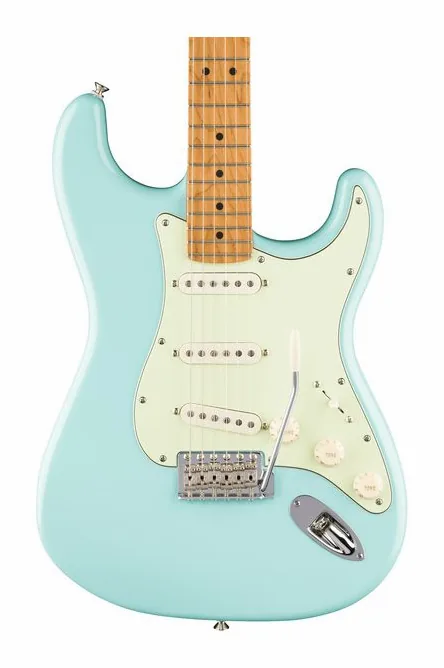 Fender Am Pro Clsc Strat RMN DPB, główka z kluczami i logo