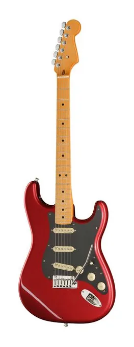 Fender Am Ultra II Strat MN SRD ujęta od przodu na neutralnym tle