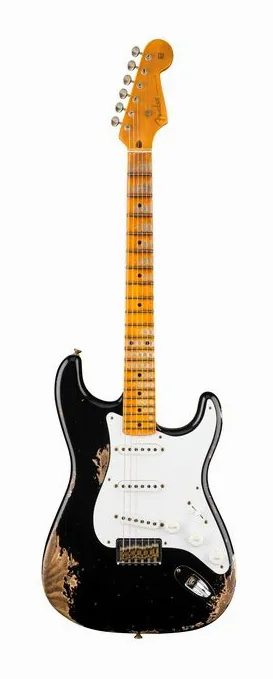 Fender LTD 54 Strat HR Aged Black sfotografowana frontalnie