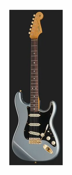 Fender LTD '65 Dual Mag Strat CFM ujęta od przodu na neutralnym tle