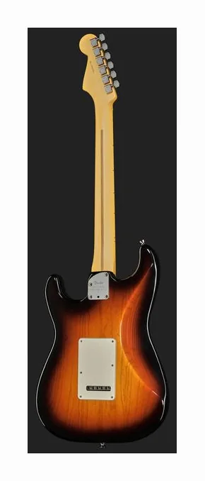 Fender LTD Am Ultra Strat NAT HSS ujęta od przodu na neutralnym tle