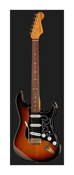 Fender Stevie Ray Vaughan Strat NOS ujęta od przodu na neutralnym tle