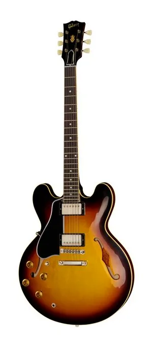 Gibson 1964 ES-335 Reissue 60s CH VOS ujęta od przodu na neutralnym tle