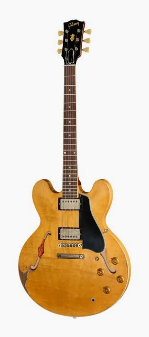 Gibson 1959 ES-335 Reissue VN UHA #1 ujęta od przodu na neutralnym tle