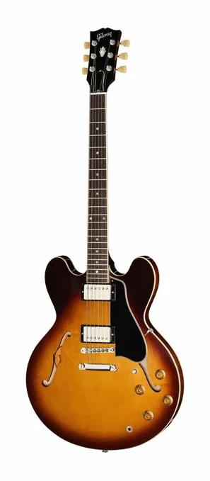 Gibson 1964 ES-335 Reissue 60s CH ULA ujęta od przodu na neutralnym tle