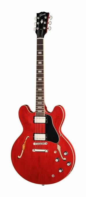 Gibson ES-335 60s Sixties Cherry ujęta od przodu na neutralnym tle