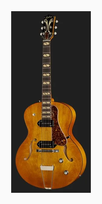 Godin 5th Ave CW Kingpin II HB ujęta od przodu na neutralnym tle