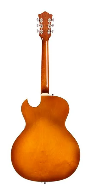 Guild Starfire Deluxe SC GVT VW ujęta od przodu na neutralnym tle