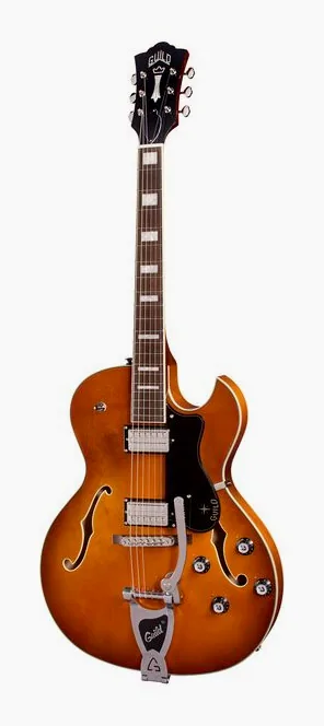 Guild Starfire Deluxe SC GVT HB ujęta od przodu na neutralnym tle