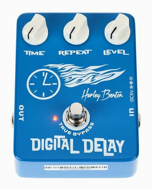 Harley Benton Digital Delay, złącza z tyłu urządzenia
