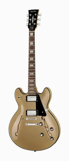 Harley Benton HB-35Plus Shoreline Gold ujęta od przodu na neutralnym tle