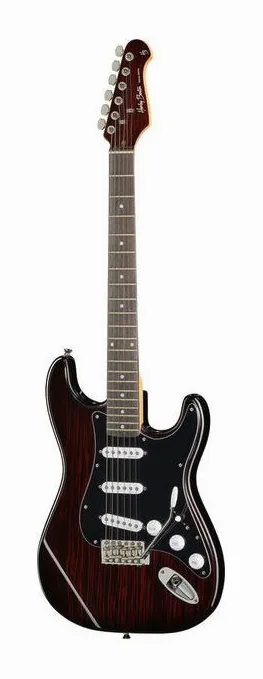 Harley Benton ST-70RW Deluxe Series ujęta od przodu na neutralnym tle