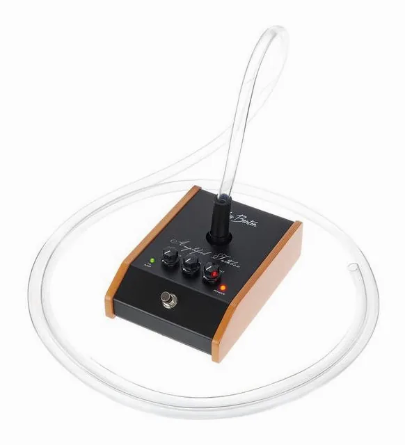 Harley Benton Talk Box, footswitch z bliska