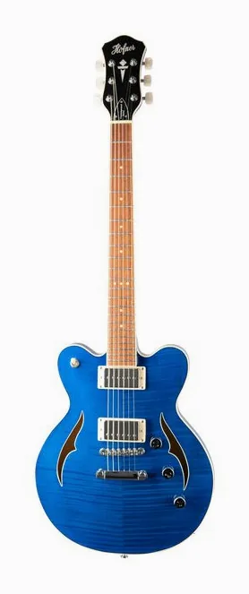 Höfner Verythin CT Deluxe Special Blu sfotografowana frontalnie
