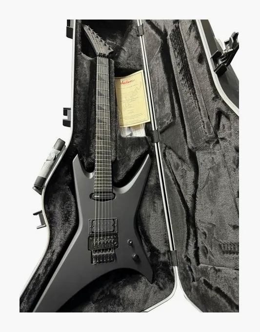 Jackson Warrior USA Blackout widziana od przodu