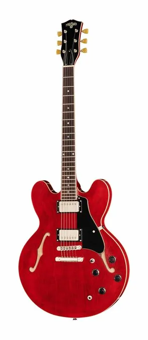 Maybach Capitol 59 Wild Cherry 60s STA ujęta od przodu na neutralnym tle