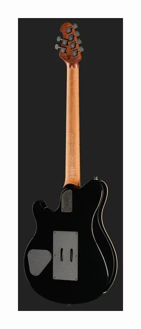 Music Man Axis Macha Flame, korpus i lakier z bliska