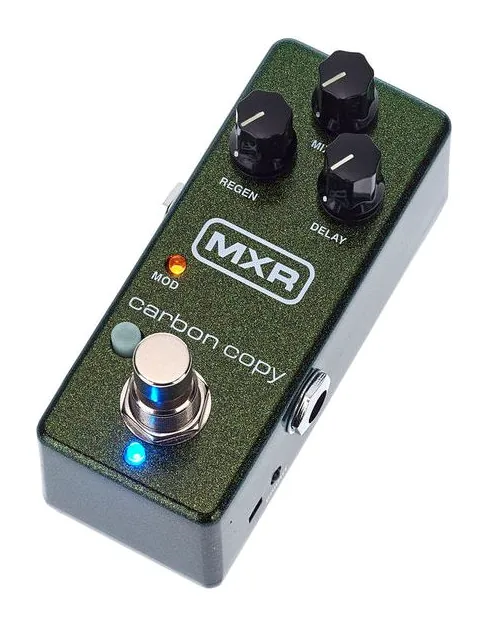 MXR M299 Copy Mini Analog Delay, wejścia i wyjścia z boku