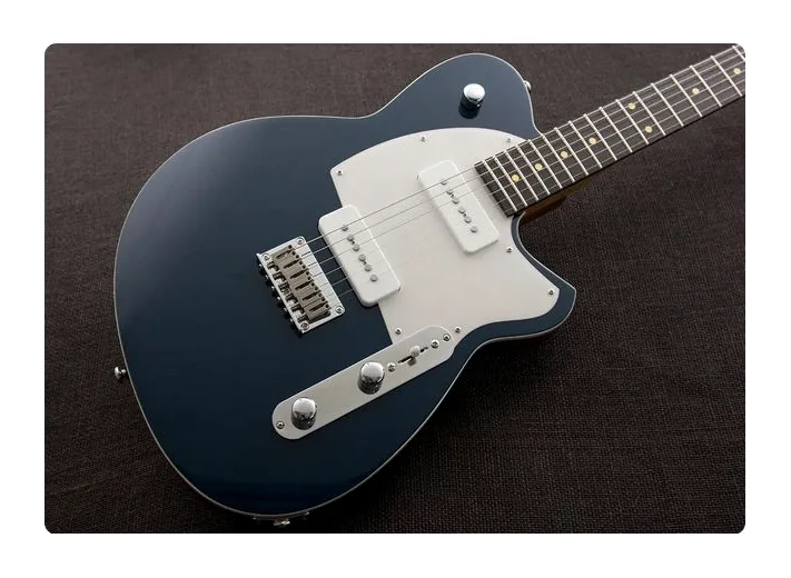 Reverend Charger 290 Purple Punch ujęta od przodu na neutralnym tle