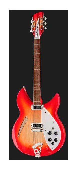 Rickenbacker 330/12 JG sfotografowana frontalnie