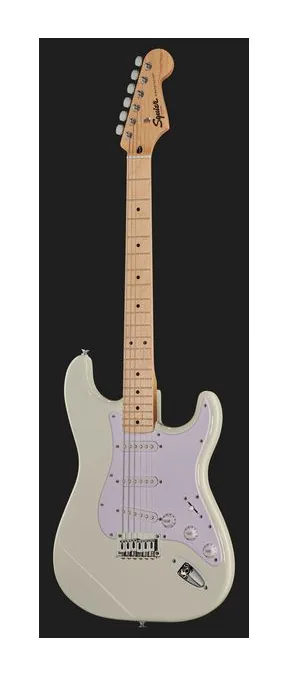 Squier Sonic Strat HT Arctic White, korpus i lakier z bliska