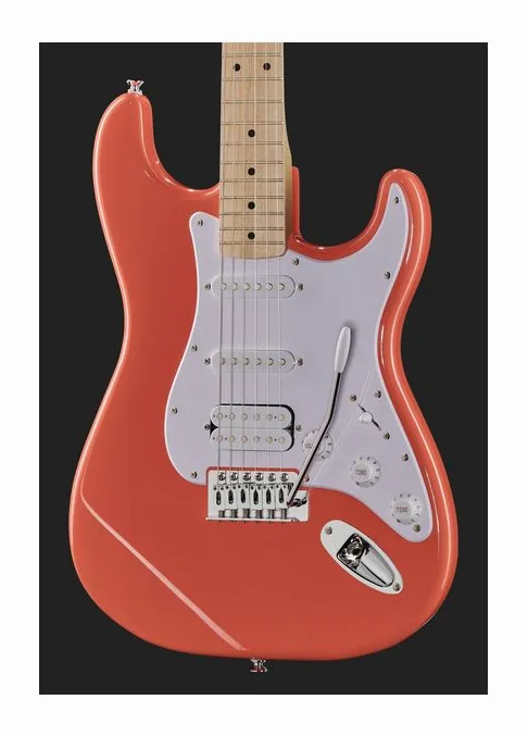 Squier Sonic Strat HSS Black sfotografowana frontalnie