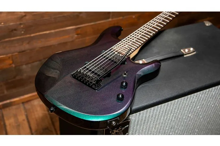 Sterling by Music Man John Petrucci JP60 MDR, korpus i lakier z bliska