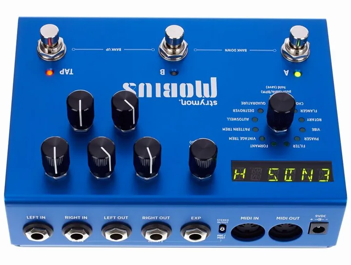 Strymon Mobius, footswitch z bliska