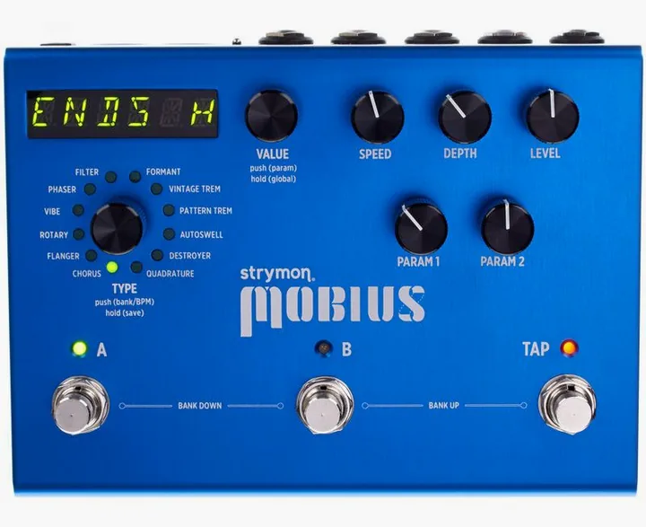 Strymon Mobius, footswitch z bliska