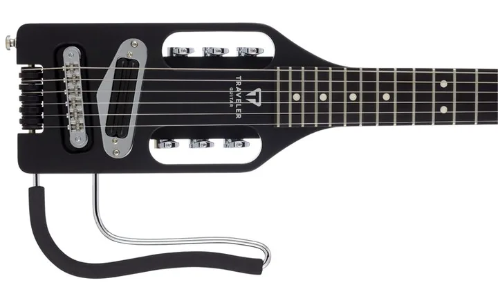 Traveler Guitar Electric Ultra Light Black, przetworniki i gałki regulacji