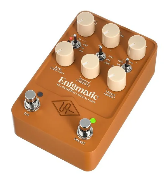 Universal Audio UAFX Enigmatic '82 Overdrive, złącza z tyłu urządzenia