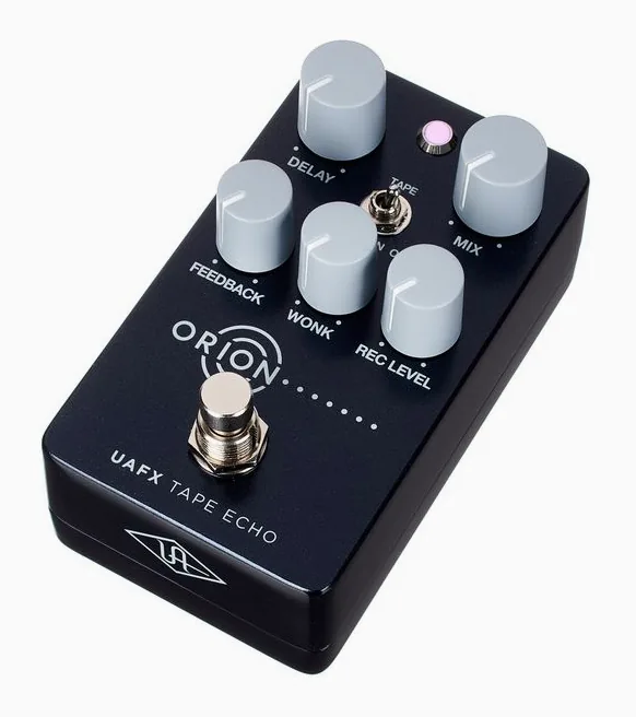 Universal Audio UAFX Orion Tape Echo, złącza z tyłu urządzenia