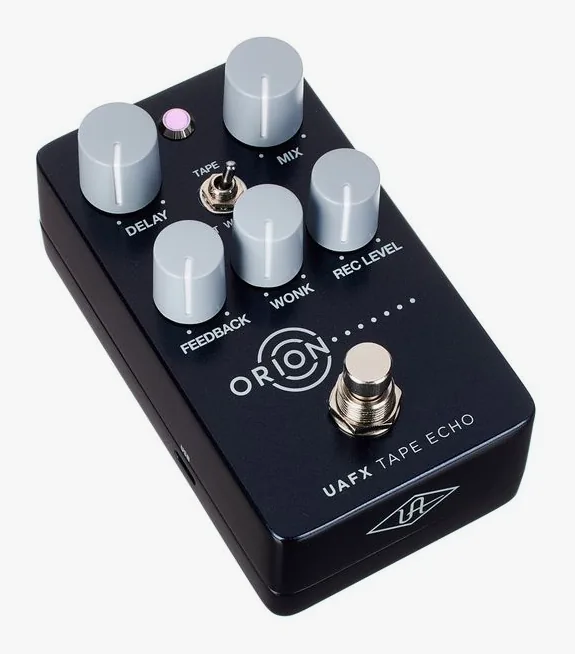 Universal Audio UAFX Orion Tape Echo, złącza z tyłu urządzenia