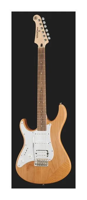 Yamaha Pacifica 112JL YNS, korpus i lakier z bliska