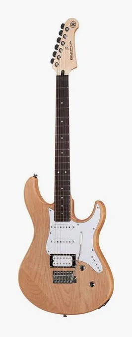 Yamaha Pacifica 112V YNS RL ujęta od przodu na neutralnym tle