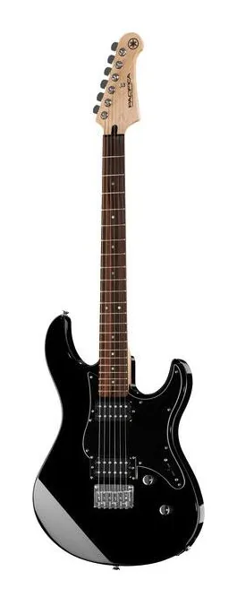Yamaha Pacifica 120H BK ujęta od przodu na neutralnym tle